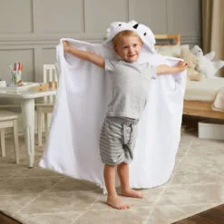 Hallmark Harry Potter™ Hedwig™ Hooded Blanket -Hot Sale Hallmark Store Harry Potter Hedwig Owl Hooded Blanket 1BBY4816 03