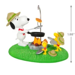 Hallmark The Peanuts® Gang Pancake Pals Ornament -Hot Sale Hallmark Store Snoopy Beagle Scouts Pancake Breakfast Keepsake Ornament 1899QXI7049 03